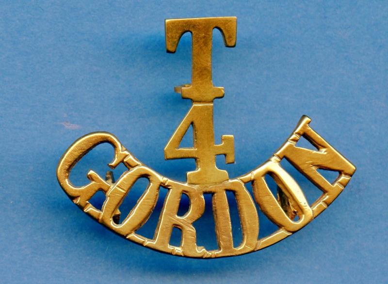 WW1 4th Territorial Battalion Gordon Highlanders (T/4 Gordon)  Brass Shoulder Title Badge