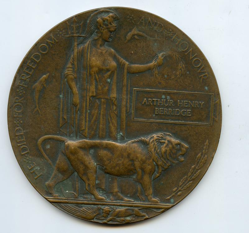WW1 Memorial Plaque To Pte Arthur Henry Berridge, The Queen's (Royal West Surrey Regiment)