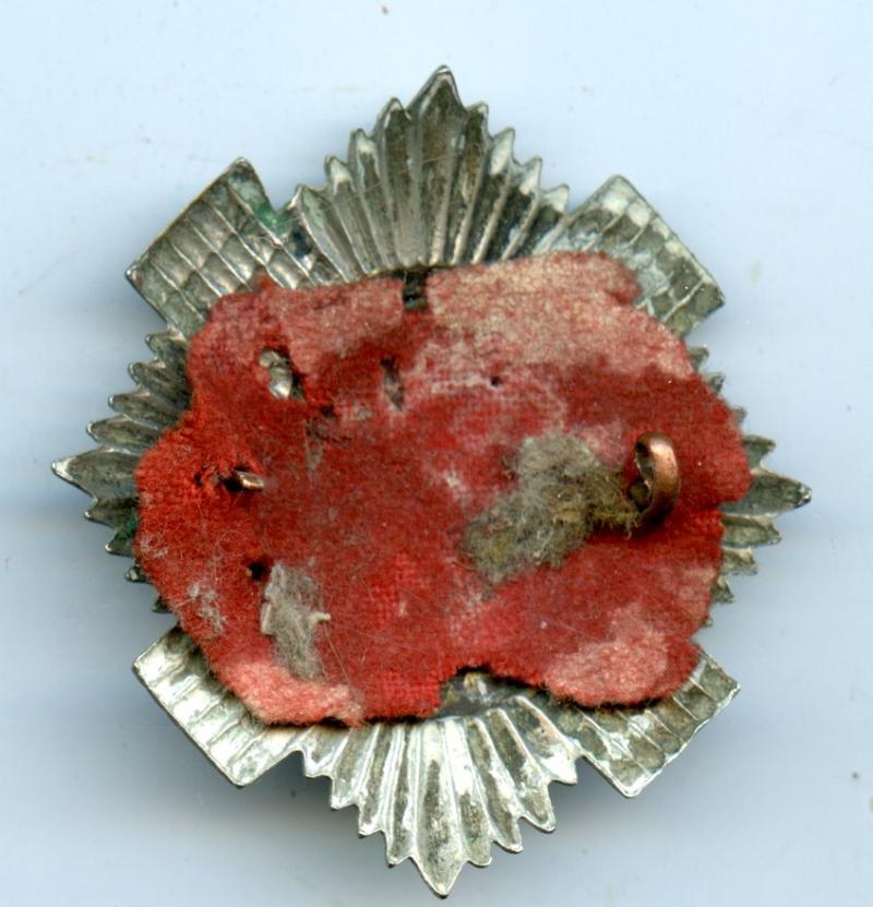 WW1 1st Battalion The Royal Scots Other Ranks Kilmarnock Bonnet & Glengarry Bi- Metal Cap Badge